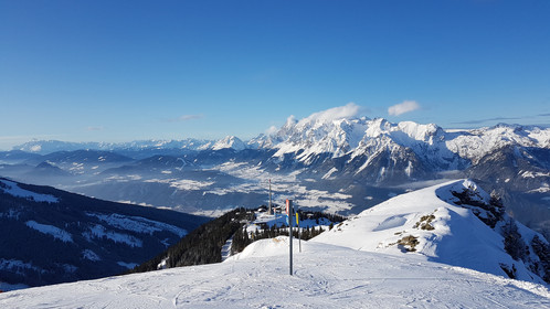 Planai mit Blick ins Tal GDL-Jugend Winter Planai mit Blick ins Tal GDL-Jugend Winter