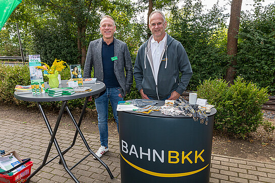 Andreas Metz von der DEVK und Ronny Bunkahle von der Bahn-BKK standen für Fragen zur Verfügung