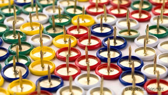 aushang_titel-pins