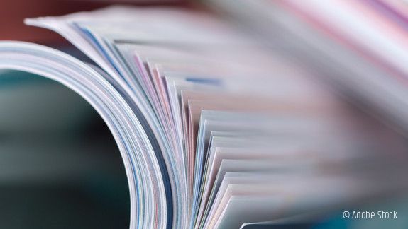 Aufgefächerte Magazinseiten