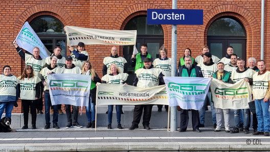 GDL Streikposten Transdev Rhein-Ruhr in Dorsten