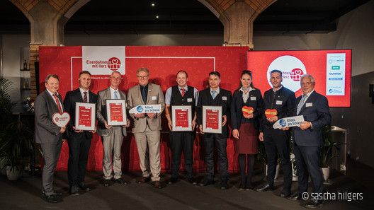 Gruppenbild Preisverleihung Eisenbahner mit Herz 2023